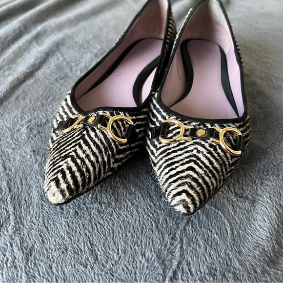 ✨Cole Haan Women's Zebra Pattern Flats with Gold Accents - Picture 4 of 8